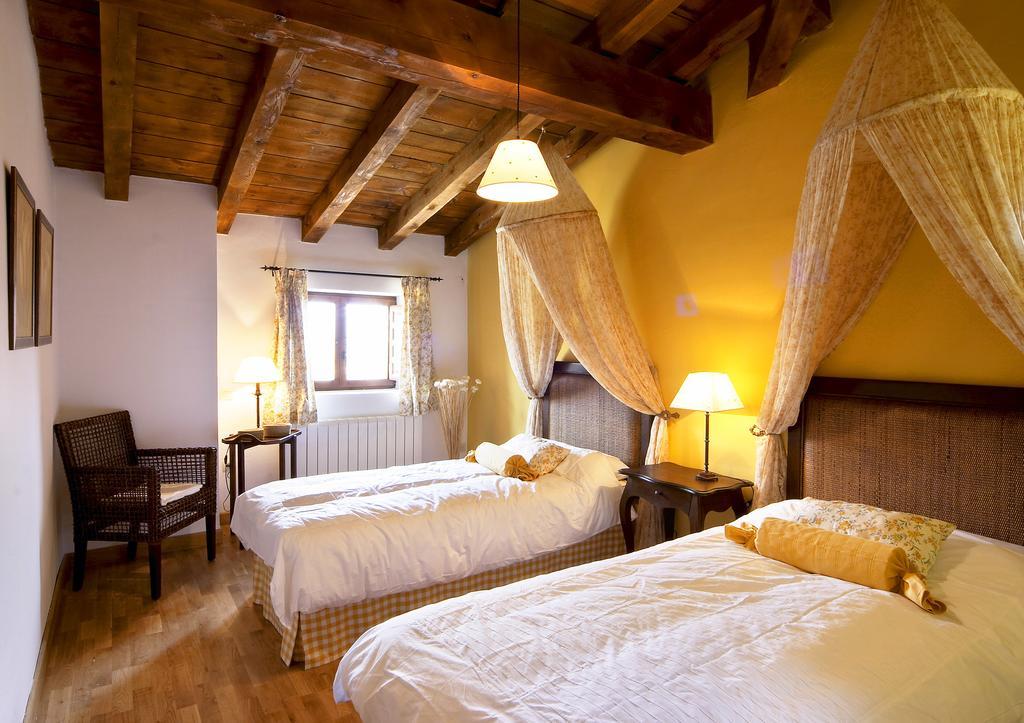 Maison d'hôtes El Bulin De La Hiruela Chambre photo